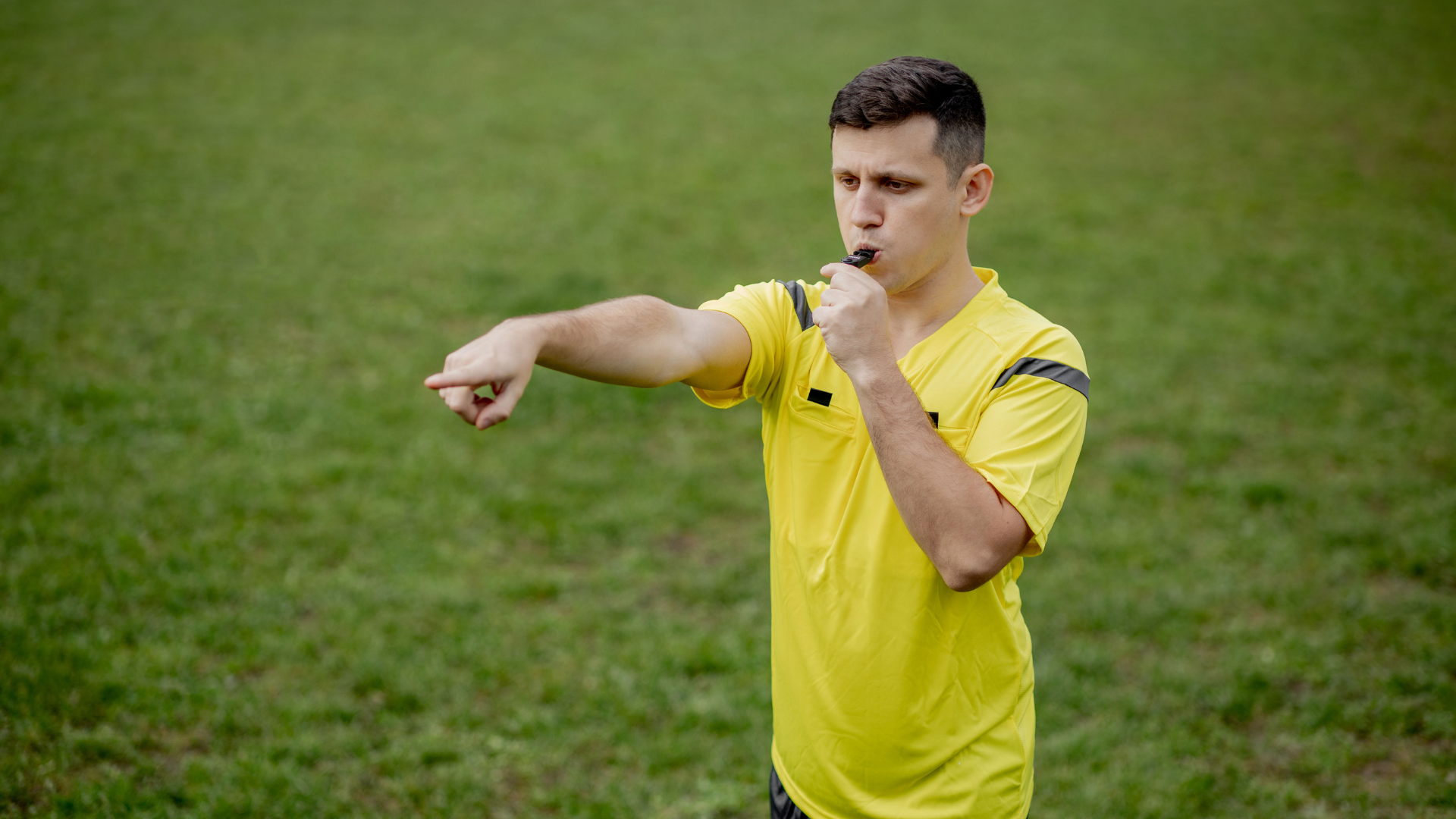 比賽中最常見的犯規與裁判手勢